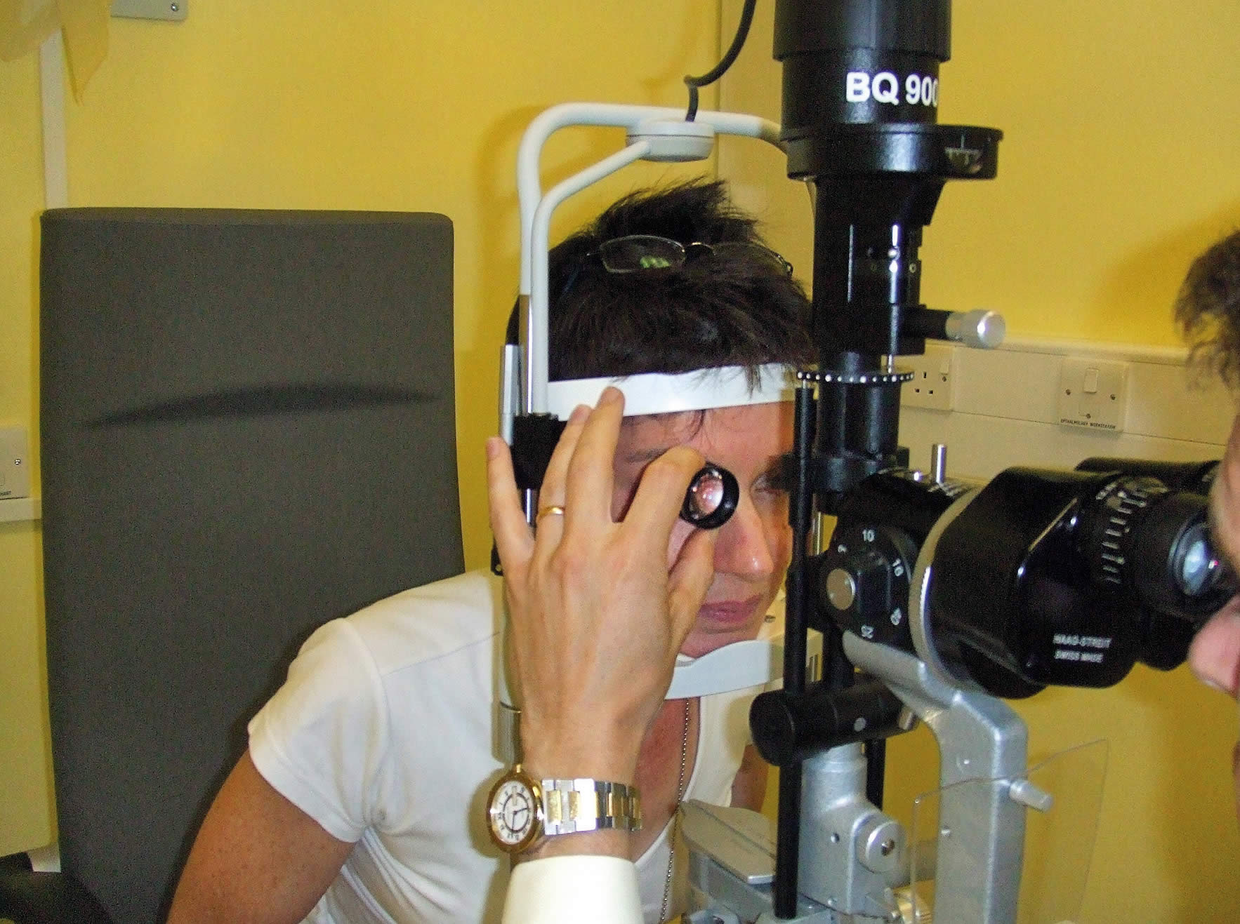 Офтальмоскопия линзой. Офтальмоскопия глазного дна. Офтальмоскопия Гольдмана. Бинокулярная офтальмоскопия. Офтальмоскопия с щелевой лампой.